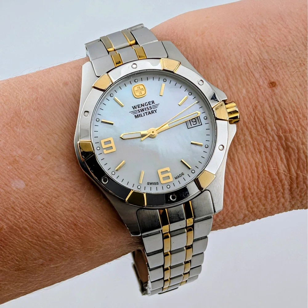 Wenger Swiss Military Elite 79093 Two Tone MOP Dial Quartz Watch Lume 33mm 8.5